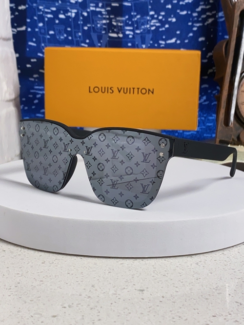 ルイヴィトンサングラス正面デザイン